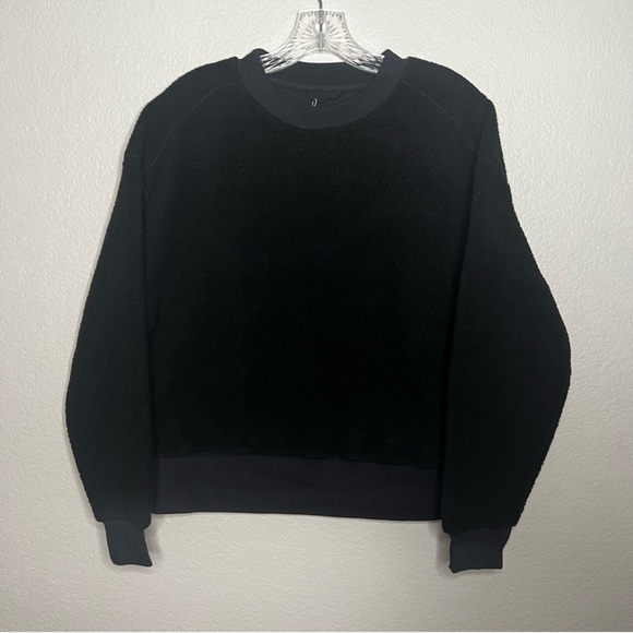 NWT Everlane The ReNew Fleece Teddy Oversized Crew Sweatshirt in Black Size: M - Picture 2 of 8
